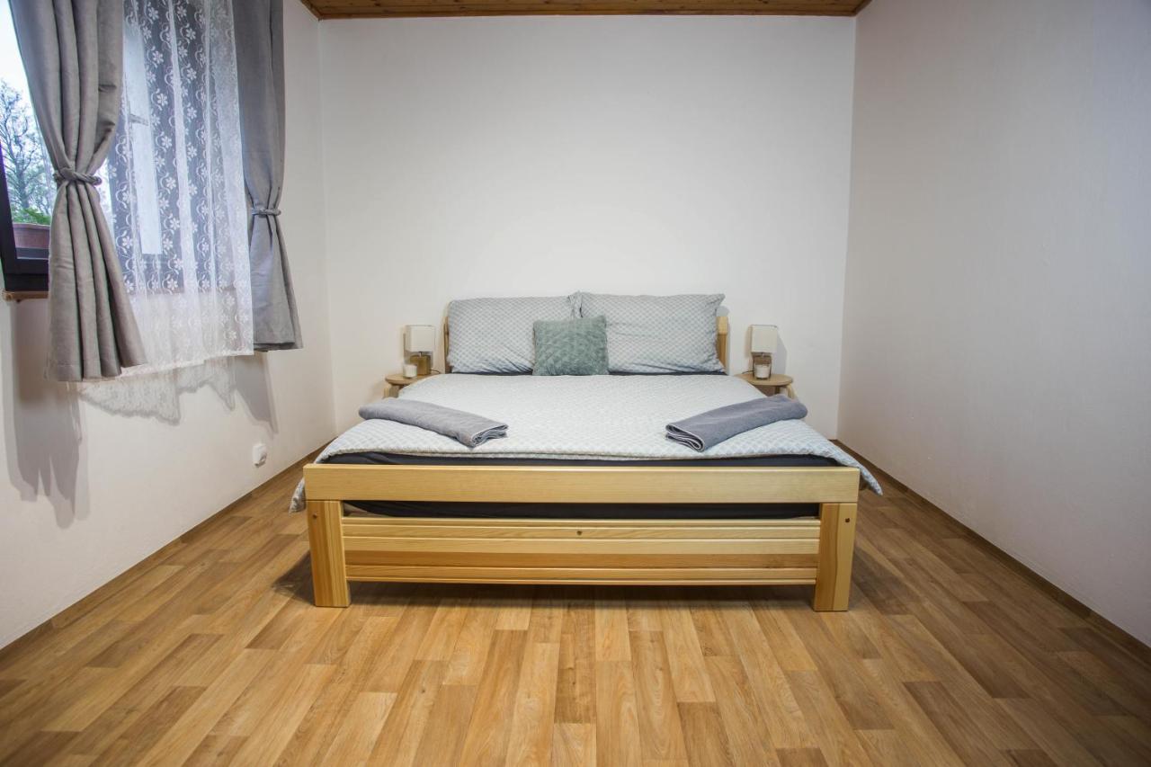 Apartmány Ve Mlejně Cachrov Exterior foto
